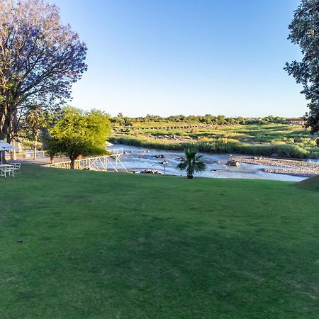Sunriver Kalahari Lodge Riverside Stay In Апингтон Экстерьер фото