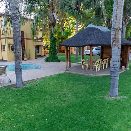 Sunriver Kalahari Lodge Riverside Stay In Апингтон Экстерьер фото