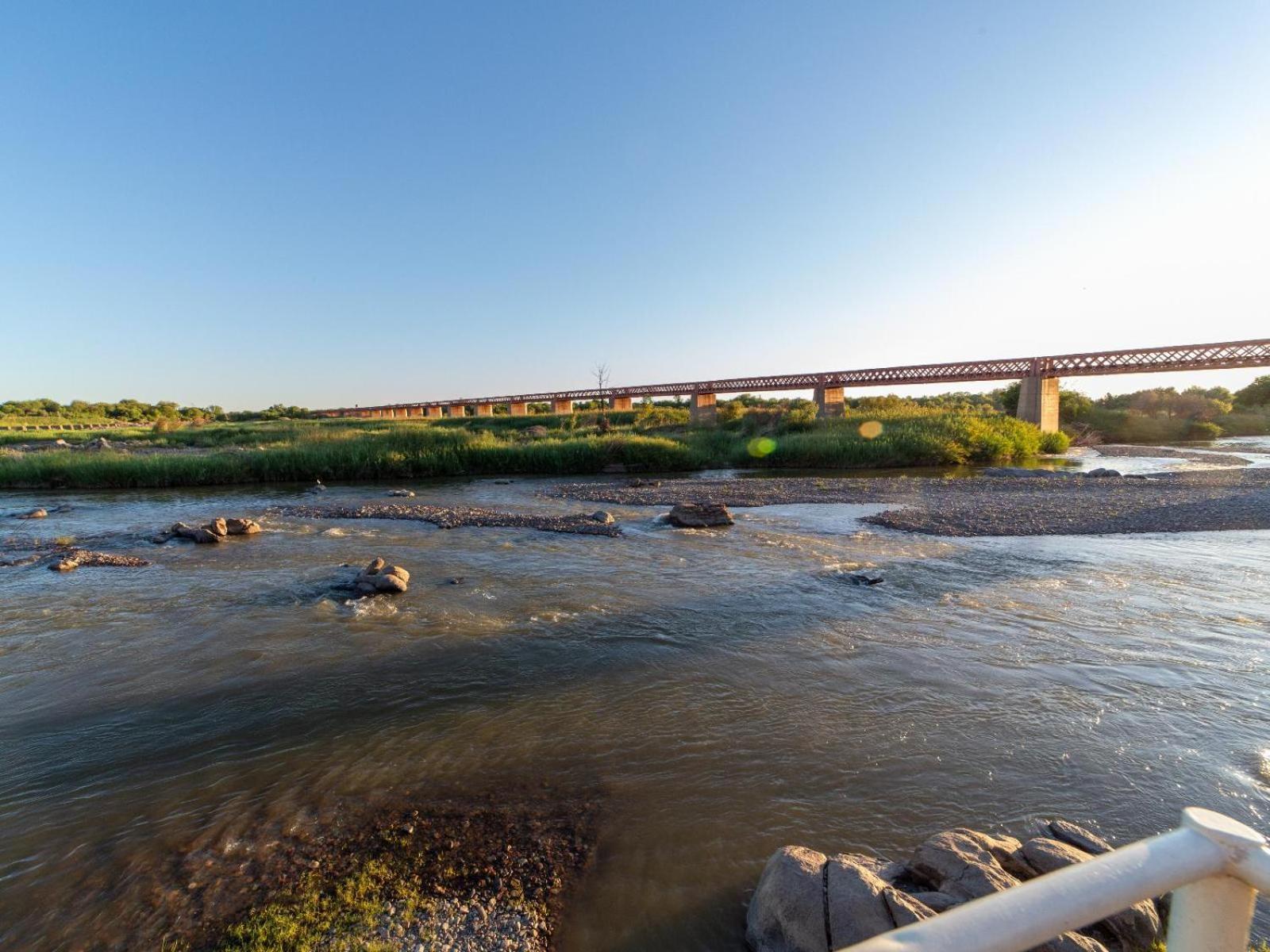 Sunriver Kalahari Lodge Riverside Stay In Апингтон Экстерьер фото